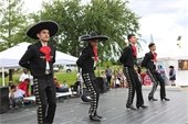 cinco de mayo dancers