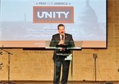 Mayor Pickett praying at 2018 National Day of Prayer event